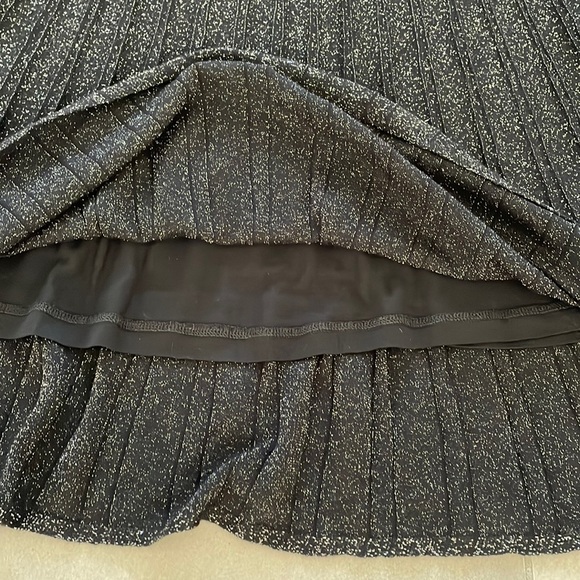 Nic & Zoe pleated knit black midi skirt, waist 26” - Picture 17 of 17